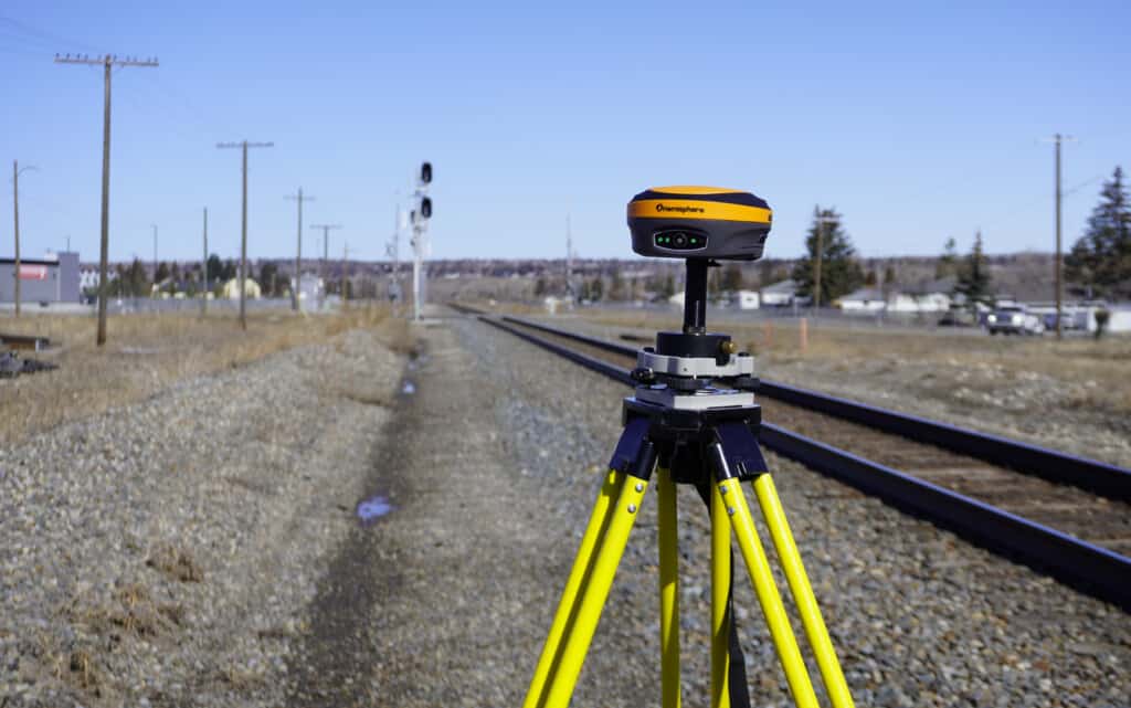 Hemisphere S631 next to train tracks.