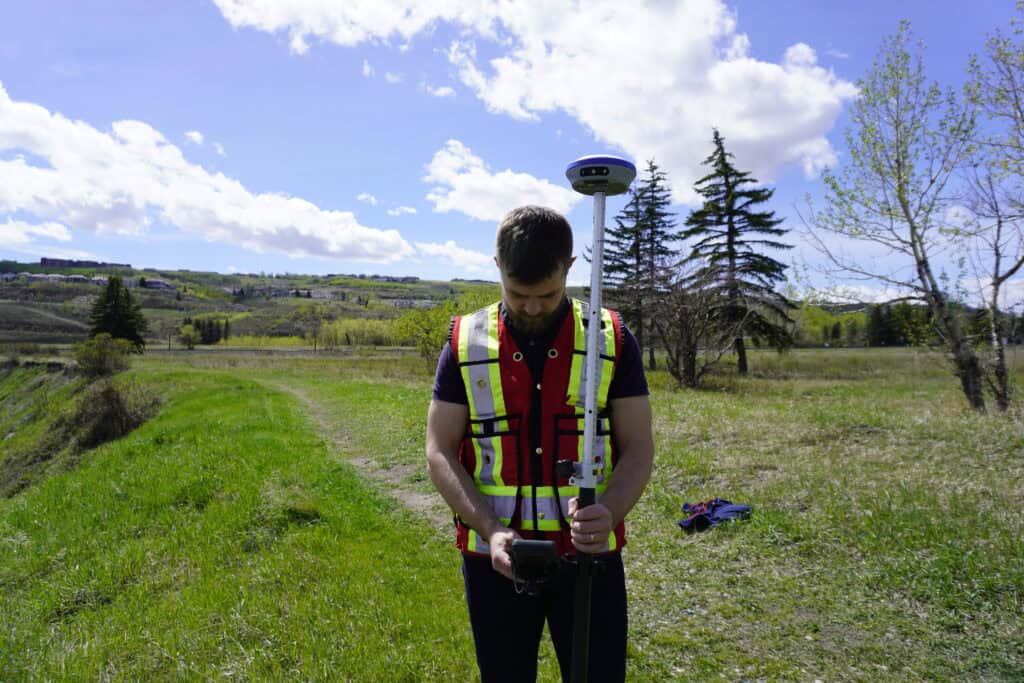 The geomeasure Nano 7 being used to survey.